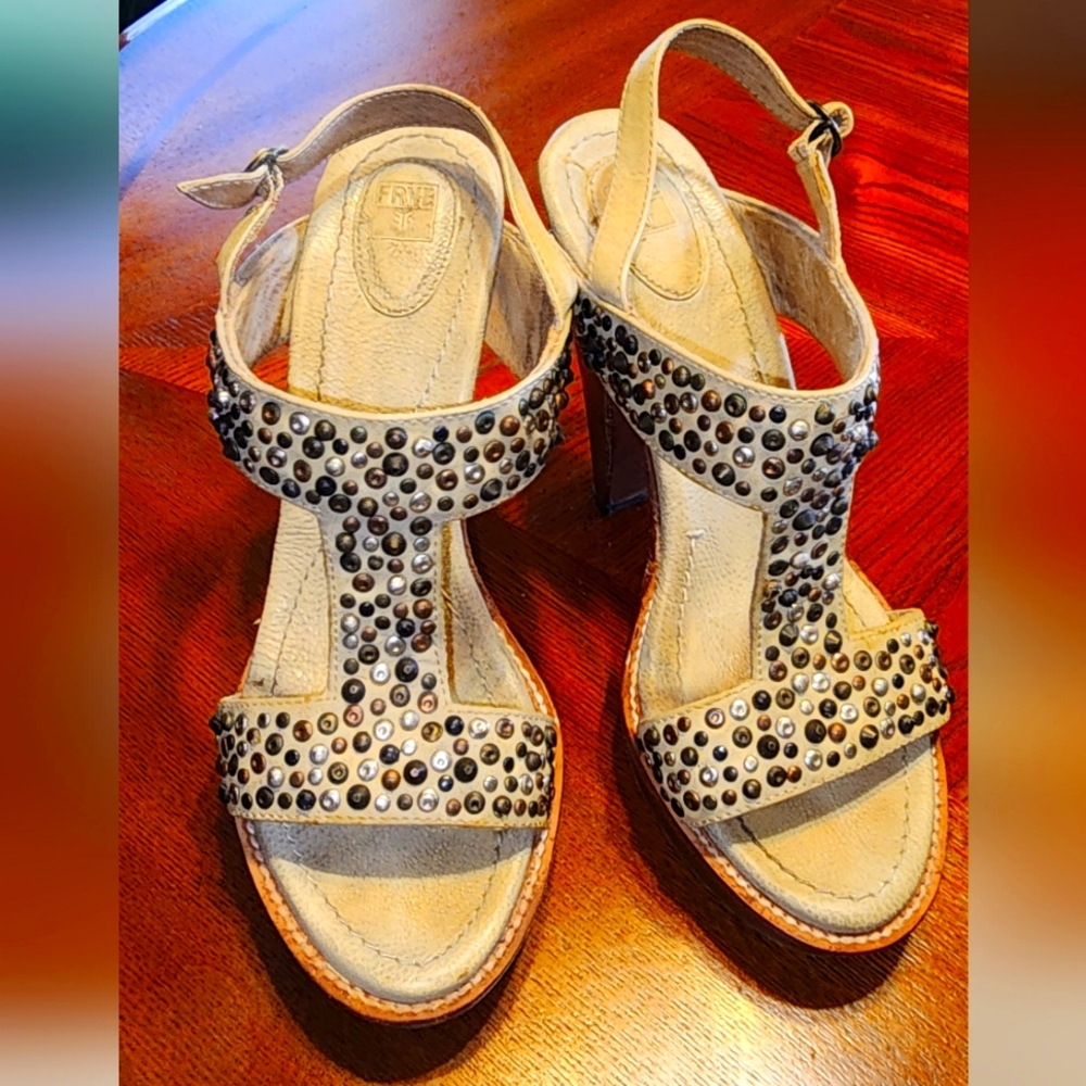 Frye Joy studded heeled sandals in vintage finish size 9